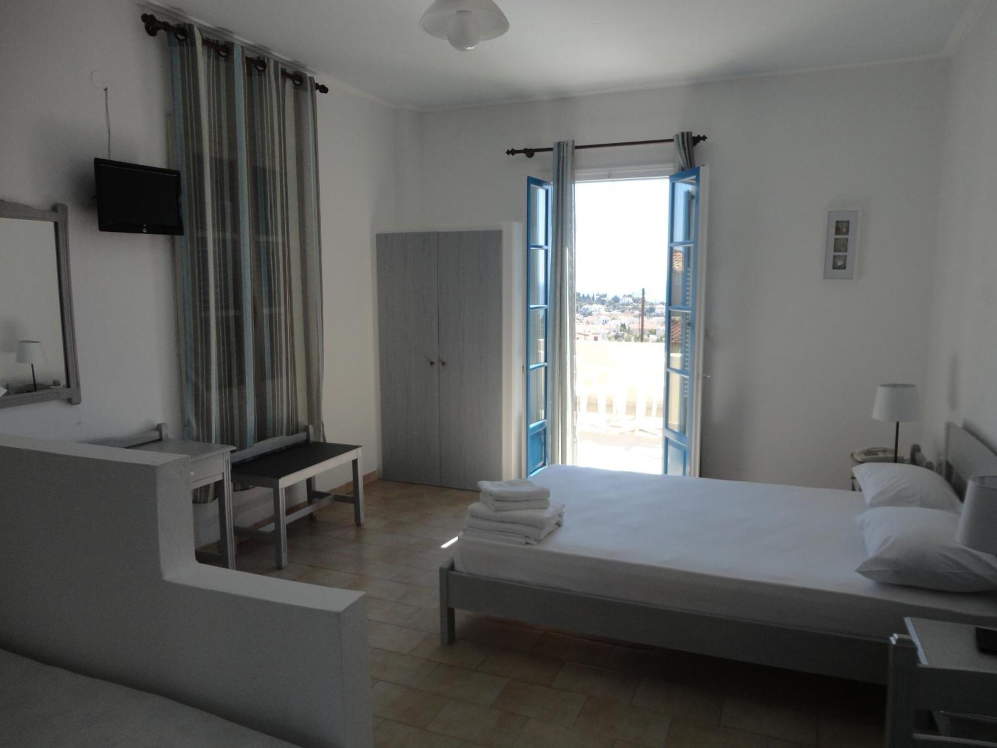 Lianos Hotel Apartments Спетсес Экстерьер фото